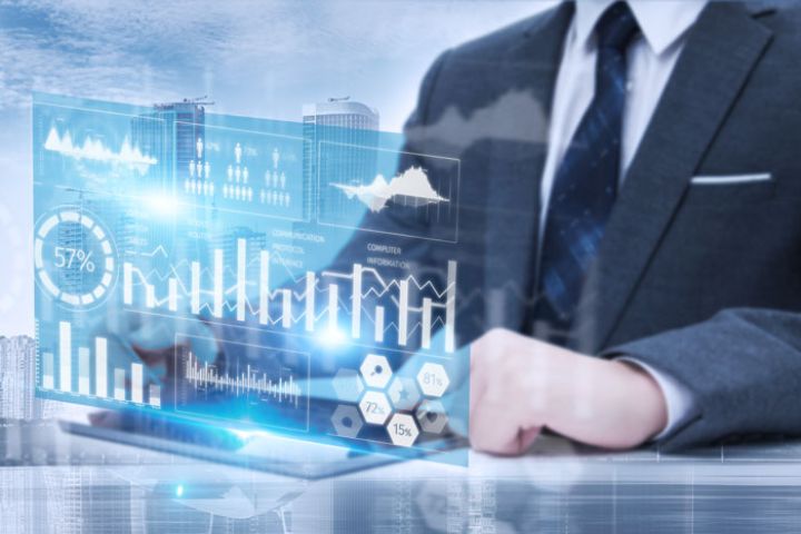 为何FAITH的引擎轰鸣能点燃午夜赛场的灵魂？